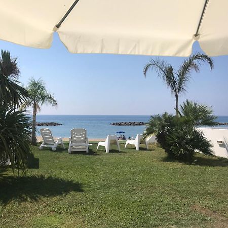 בלבדרה מריטימו Villa A Diamante Sulla Spiaggia מראה חיצוני תמונה