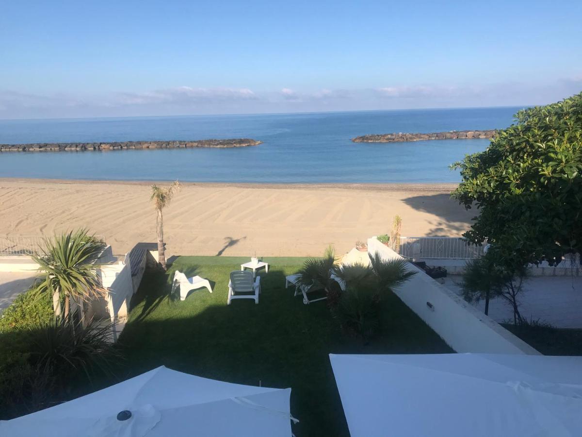 בלבדרה מריטימו Villa A Diamante Sulla Spiaggia מראה חיצוני תמונה