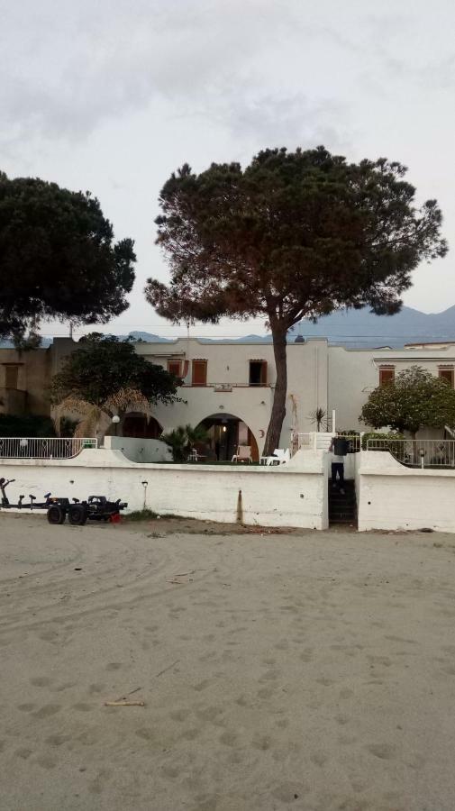 בלבדרה מריטימו Villa A Diamante Sulla Spiaggia מראה חיצוני תמונה