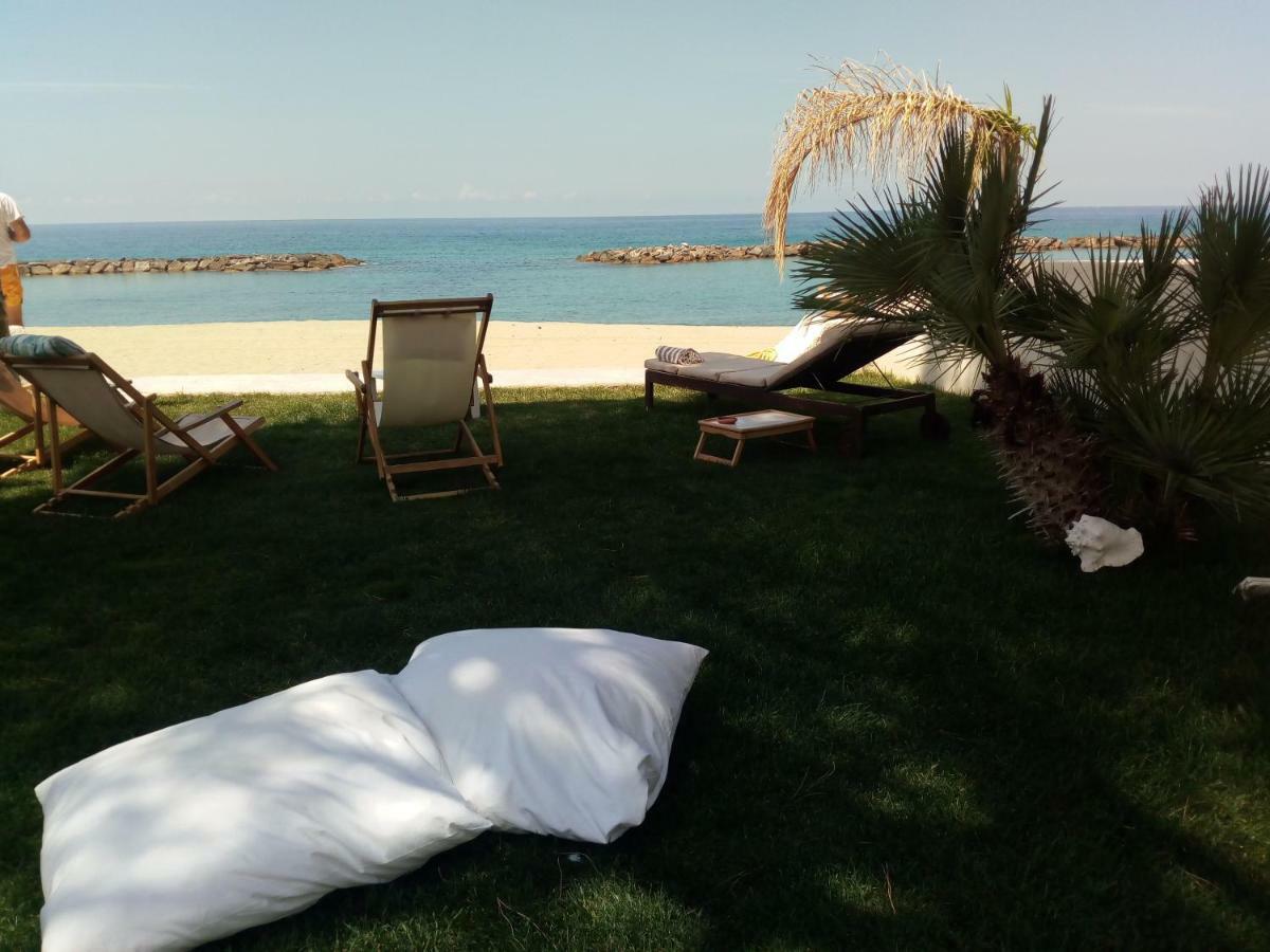 בלבדרה מריטימו Villa A Diamante Sulla Spiaggia מראה חיצוני תמונה