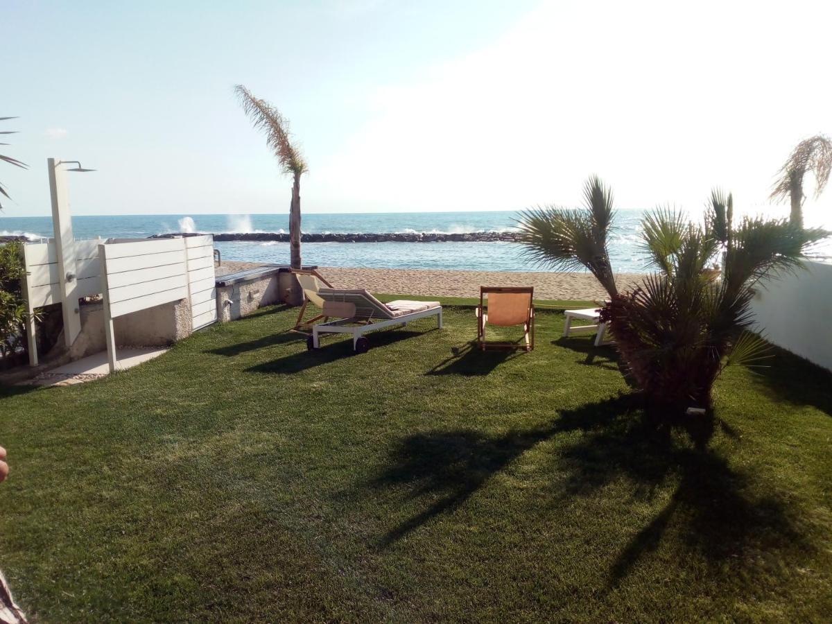 בלבדרה מריטימו Villa A Diamante Sulla Spiaggia מראה חיצוני תמונה